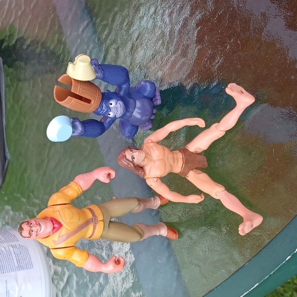 MCDONALD'S fun toys 🧸 🔫 😋 - Picture 1 of 6